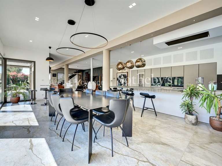 Maison Aix-en-Provence - 3 chambres - 300m²