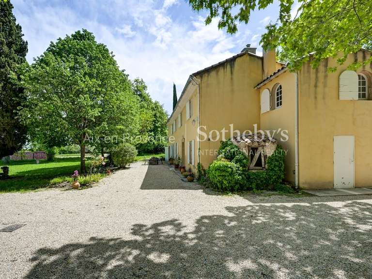 Maison Aix-en-Provence - 6 chambres - 250m²