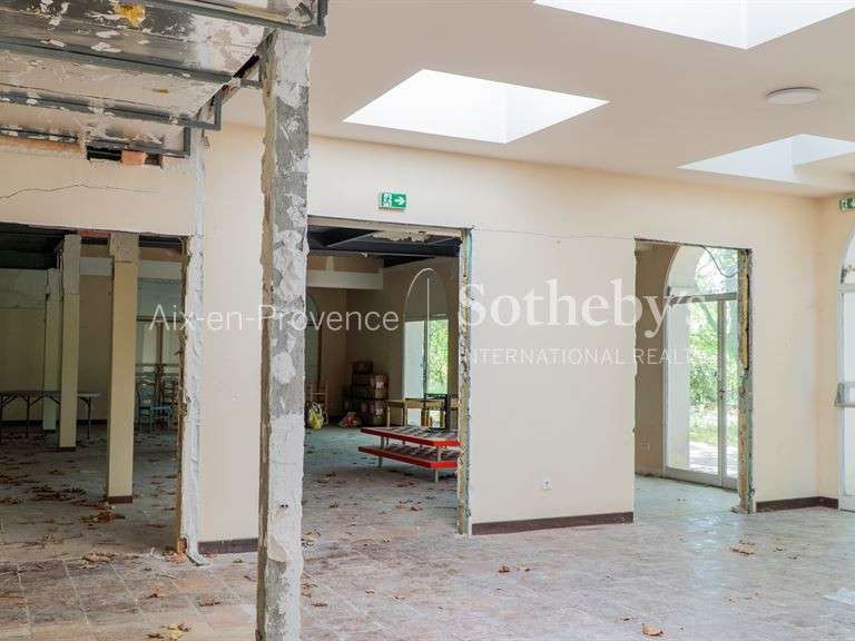 Maison Aix-en-Provence - 1800m²