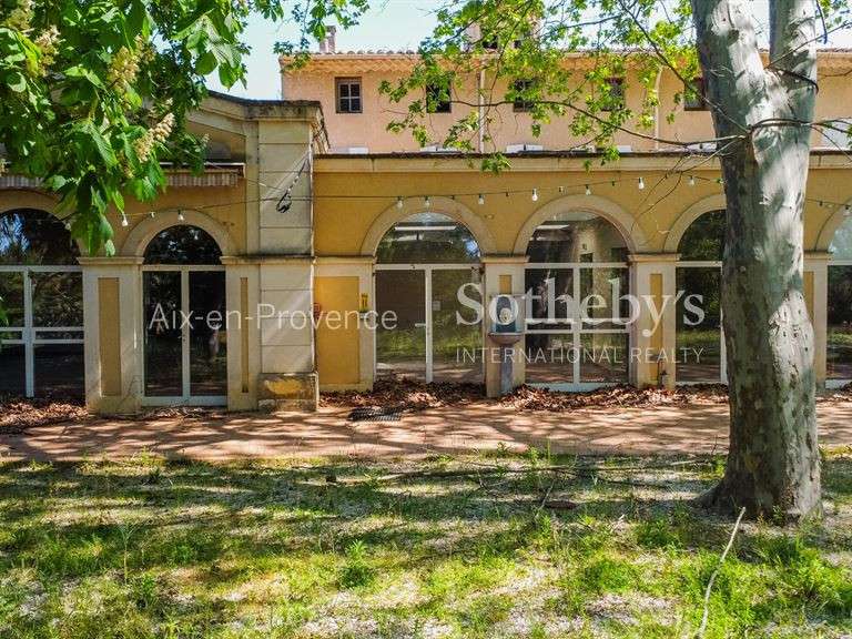 Maison Aix-en-Provence - 1800m²