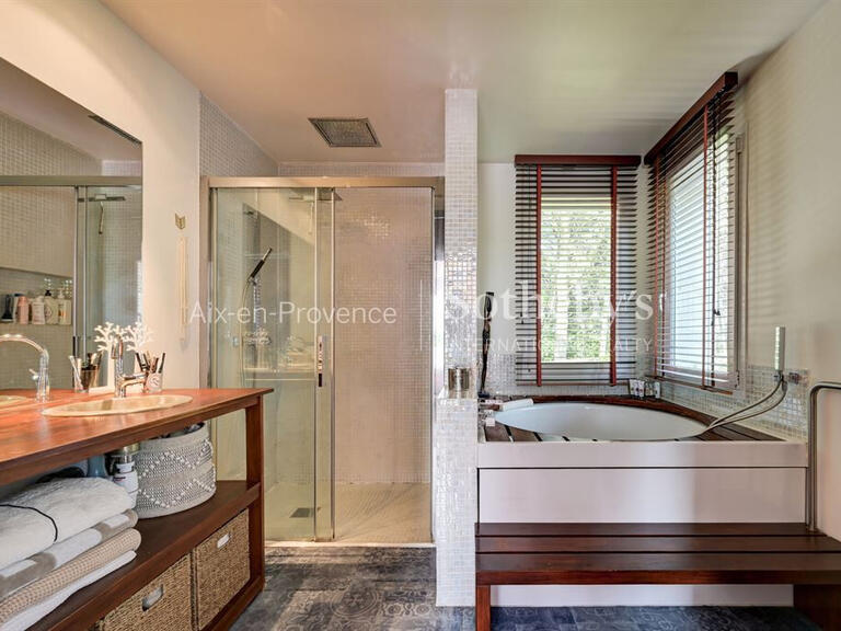 House Aix-en-Provence - 5 bedrooms - 201m²