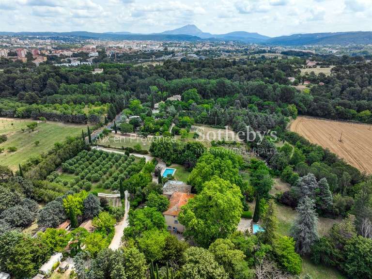 Maison Aix-en-Provence - 8 chambres - 720m²