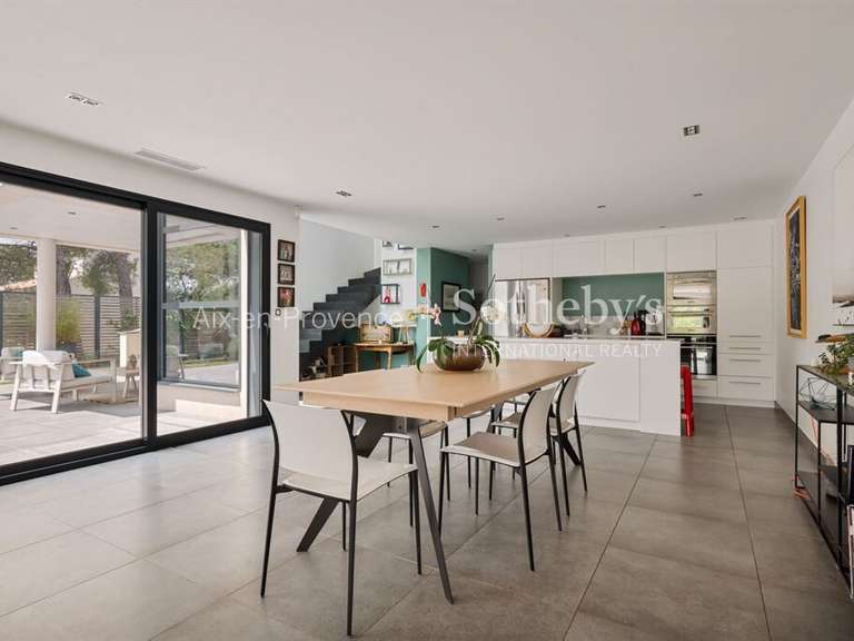 Maison Aix-en-Provence - 5 chambres - 200m²