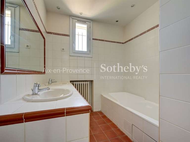 House Aix-en-Provence - 5 bedrooms - 315m²