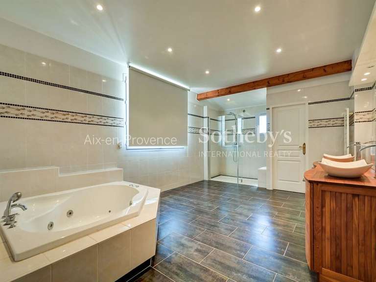House Aix-en-Provence - 5 bedrooms - 315m²