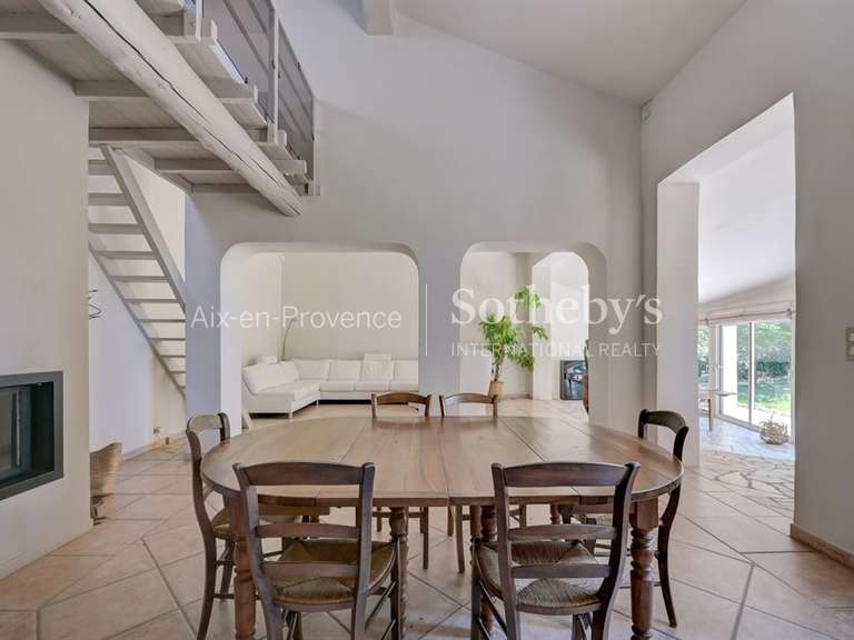Maison Aix-en-Provence - 3 chambres - 220m²