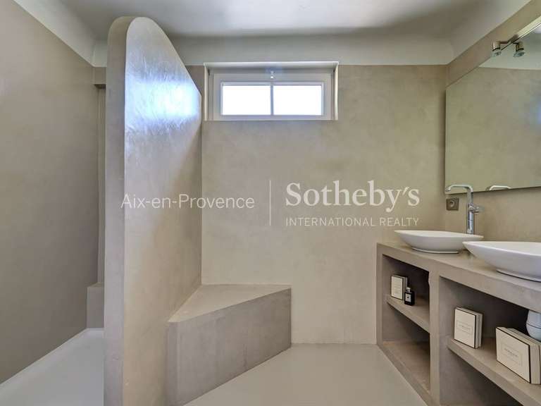 Maison Aix-en-Provence - 3 chambres - 220m²