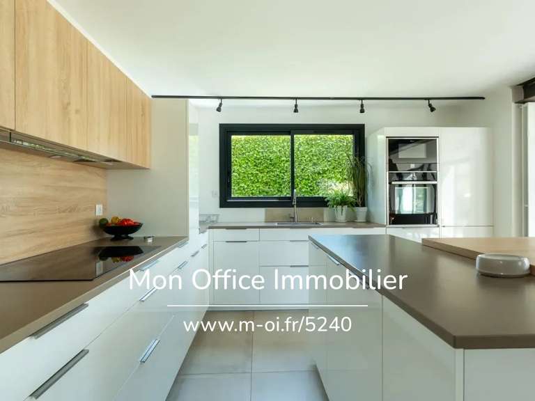 Maison Aix-en-Provence - 4 chambres - 151m²