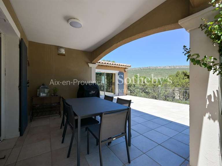 Maison Aix-en-Provence - 5 chambres - 200m²
