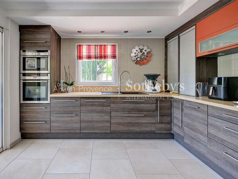 Maison Aix-en-Provence - 5 chambres - 200m²