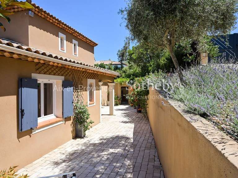 Maison Aix-en-Provence - 5 chambres - 200m²