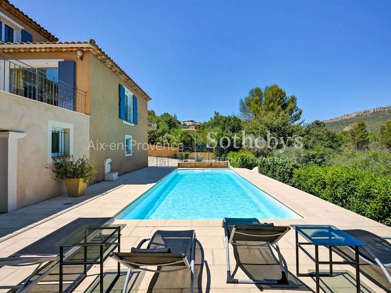 Maison Aix-en-Provence - 5 chambres - 200m²