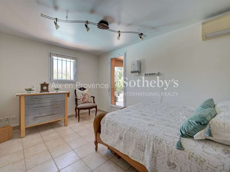Maison Aix-en-Provence - 5 chambres - 200m²