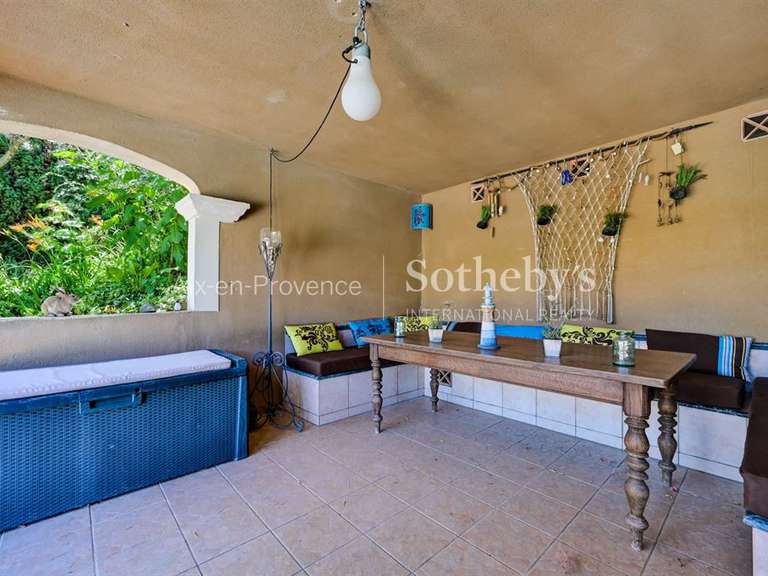 Maison Aix-en-Provence - 5 chambres - 200m²