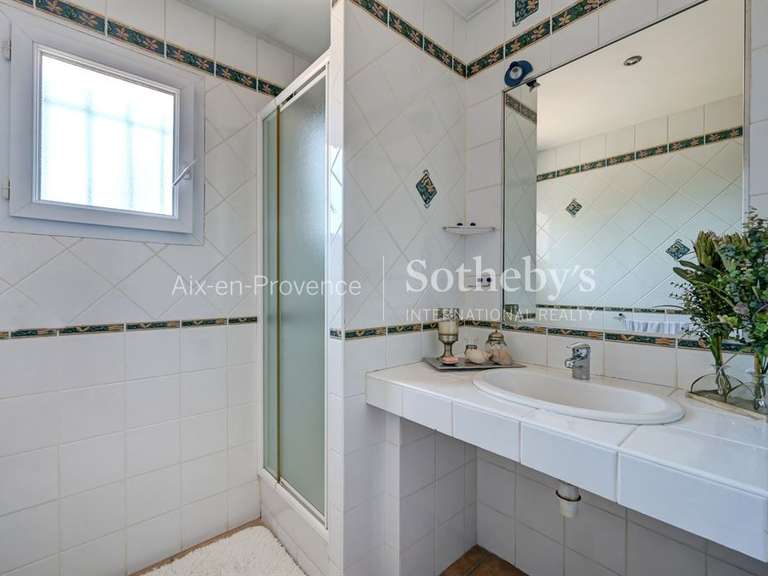 Maison Aix-en-Provence - 5 chambres - 200m²