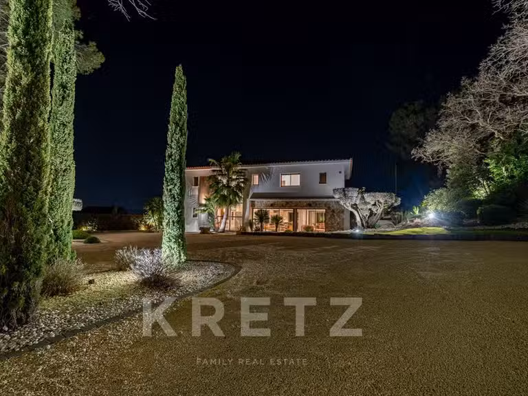 House Aix-en-Provence - 4 bedrooms - 220m²