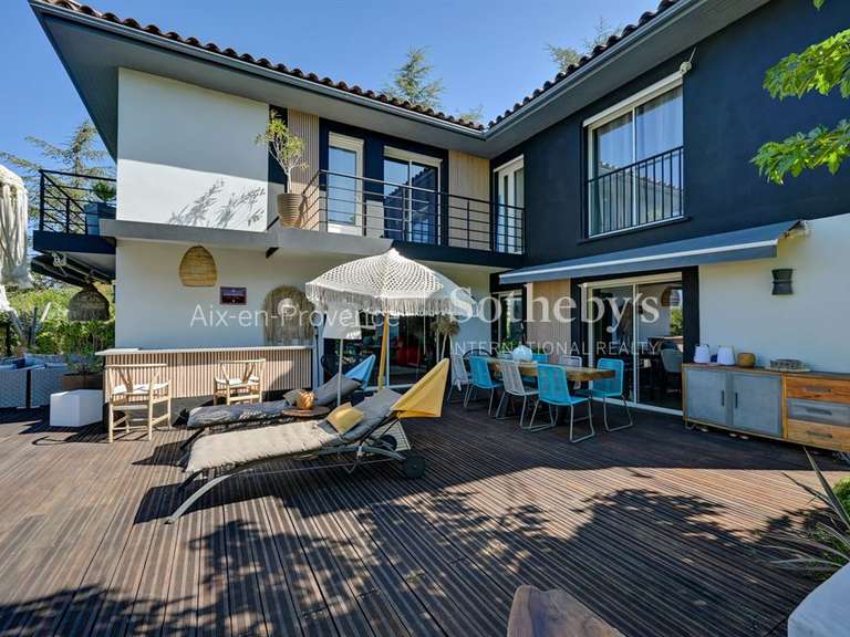 Maison Aix-en-Provence - 5 chambres - 300m²
