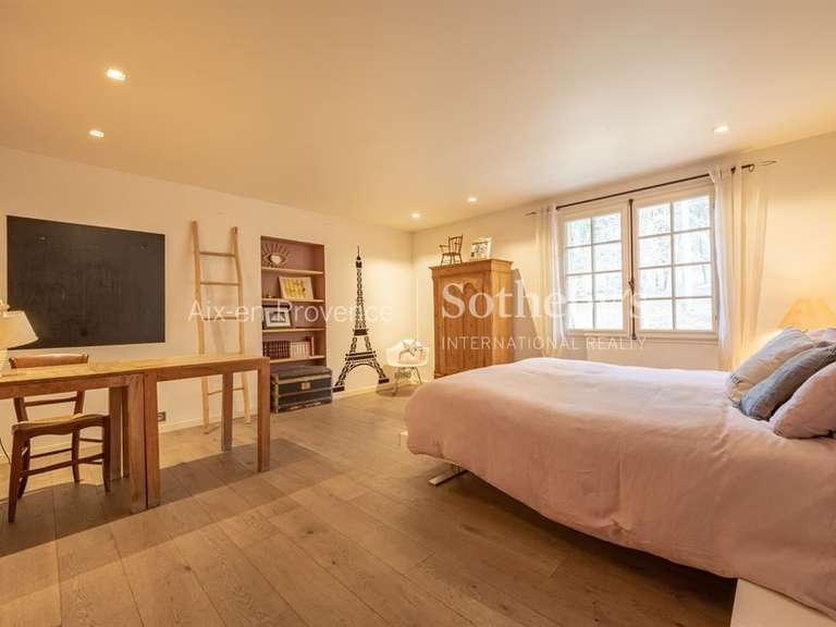 House Aix-en-Provence - 5 bedrooms - 353m²