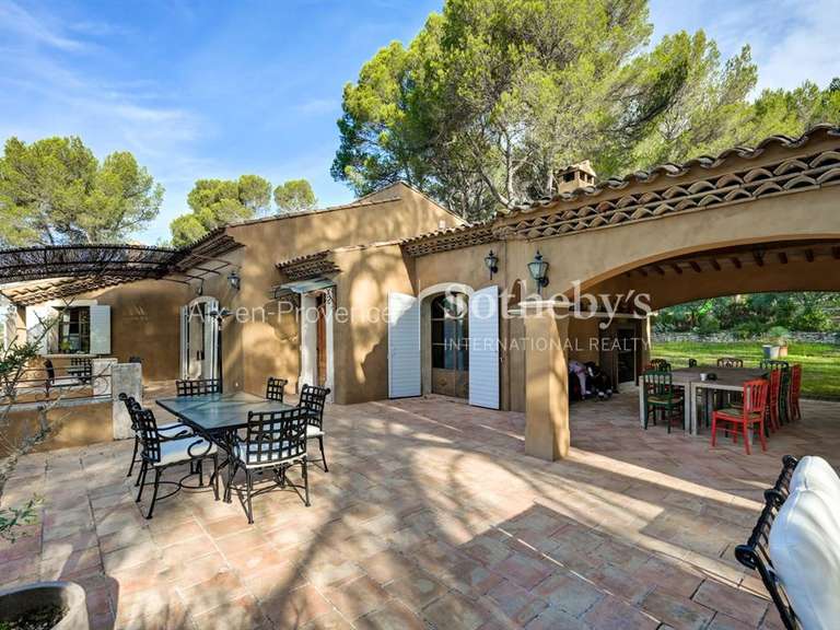 House Aix-en-Provence - 5 bedrooms - 353m²