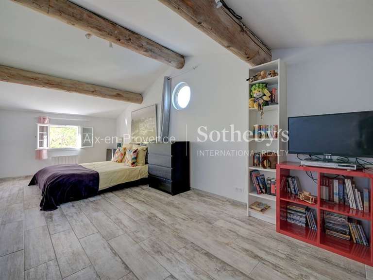 House Aix-en-Provence - 6 bedrooms - 201m²