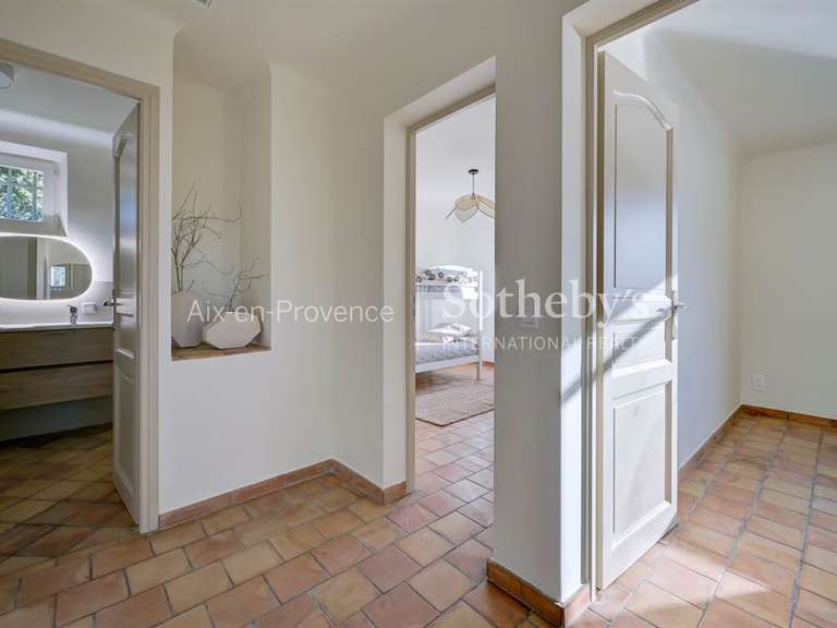 Maison Aix-en-Provence - 4 chambres - 180m²