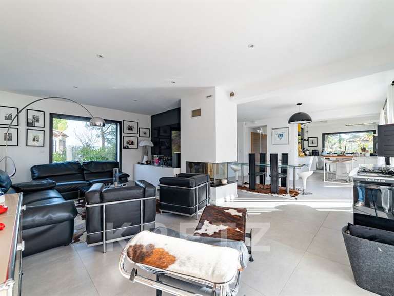 Maison Aix-en-Provence - 4 chambres - 207m²