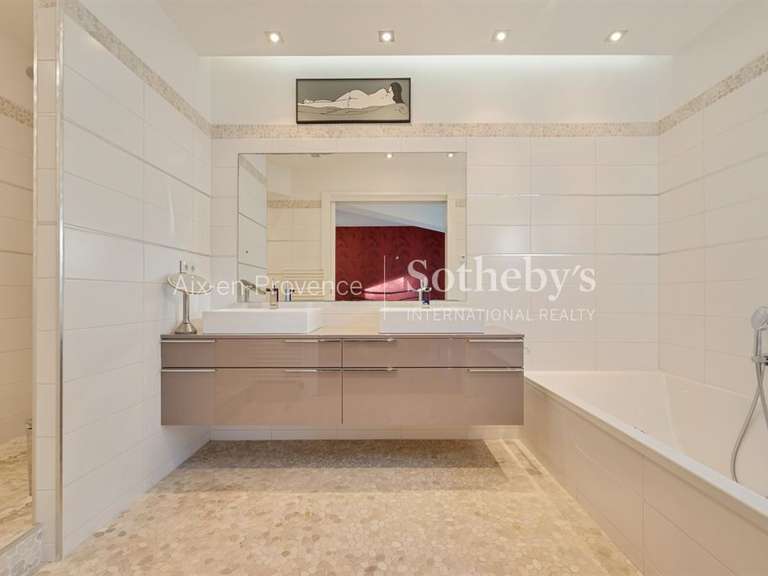 House Aix-en-Provence - 4 bedrooms - 210m²