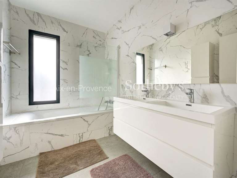 Maison Aix-en-Provence - 4 chambres - 160m²