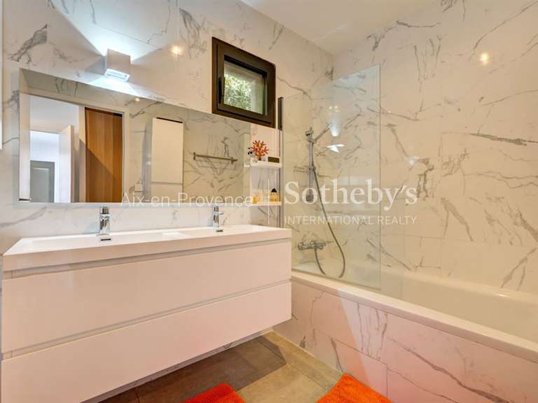 Maison Aix-en-Provence - 4 chambres - 160m²