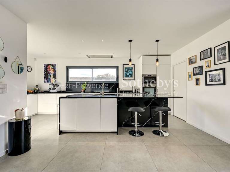 Maison Aix-en-Provence - 4 chambres - 160m²