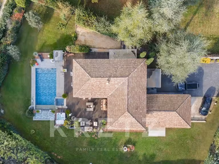 Maison Aix-en-Provence - 4 chambres - 300m²