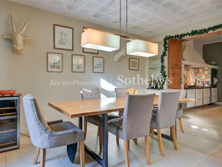 House Aix-en-Provence - 7 bedrooms - 227m²