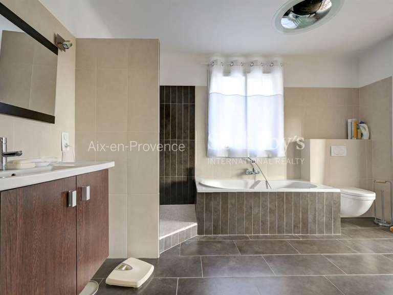 Maison Aix-en-Provence - 6 chambres - 220m²