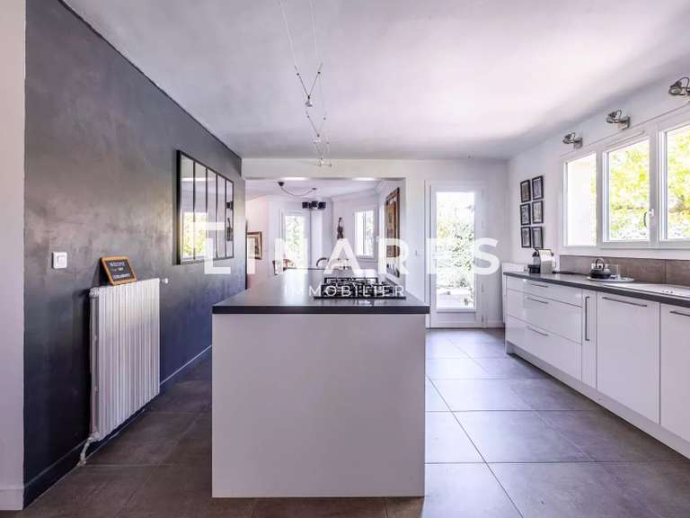 Maison Aix-en-Provence - 4 chambres - 162m²