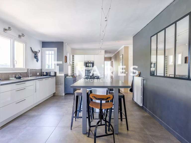 Maison Aix-en-Provence - 4 chambres - 162m²