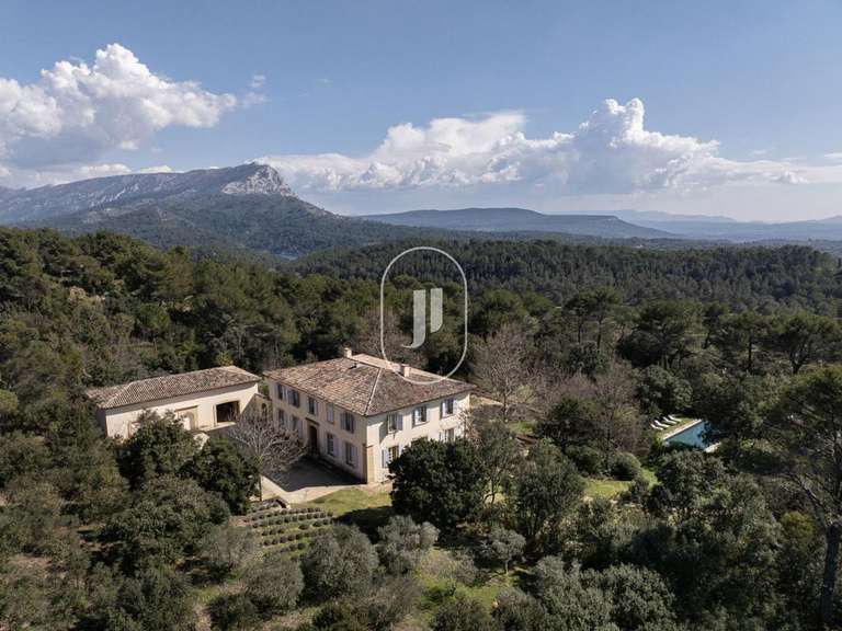 Maison Aix-en-Provence - 8 chambres - 648m²