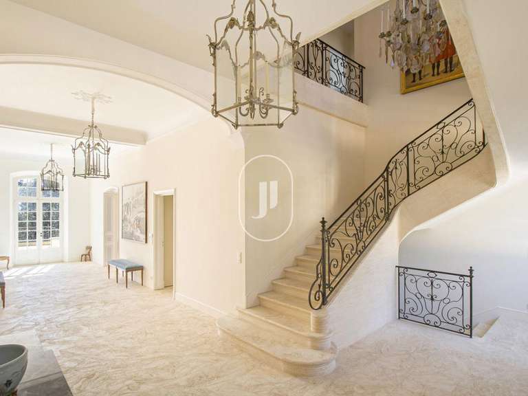 Maison Aix-en-Provence - 8 chambres - 648m²