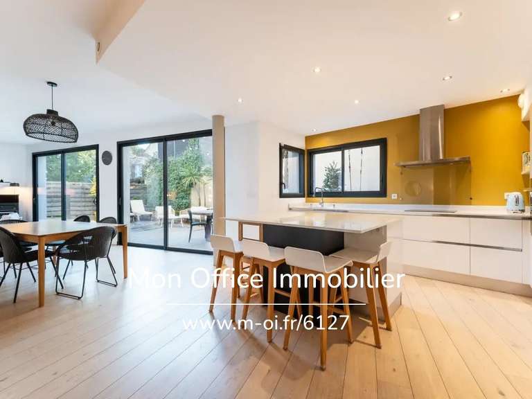 Maison Aix-en-Provence - 5 chambres - 160m²