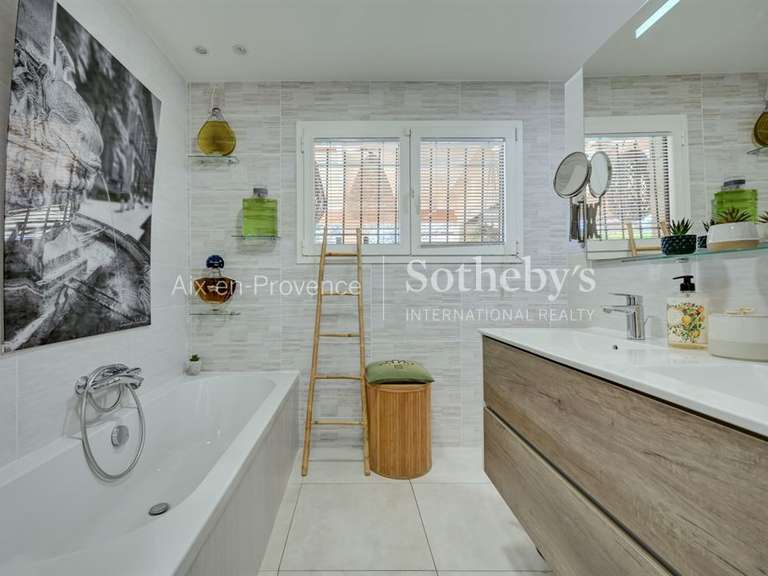 Maison Aix-en-Provence - 4 chambres - 200m²