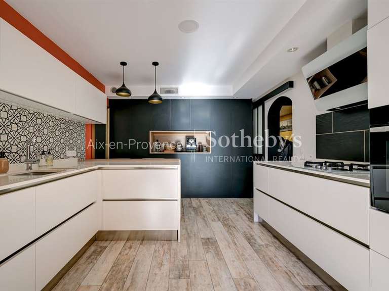 Maison Aix-en-Provence - 4 chambres - 220m²