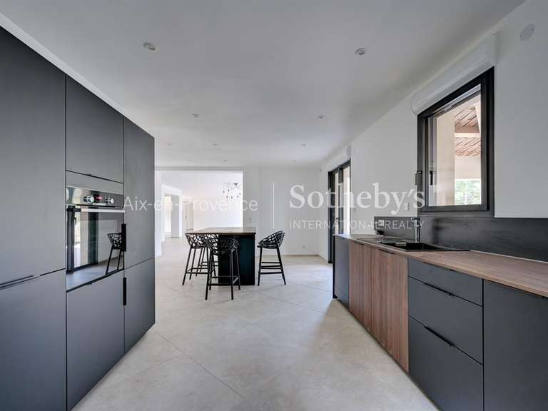 Maison Aix-en-Provence - 5 chambres - 244m²