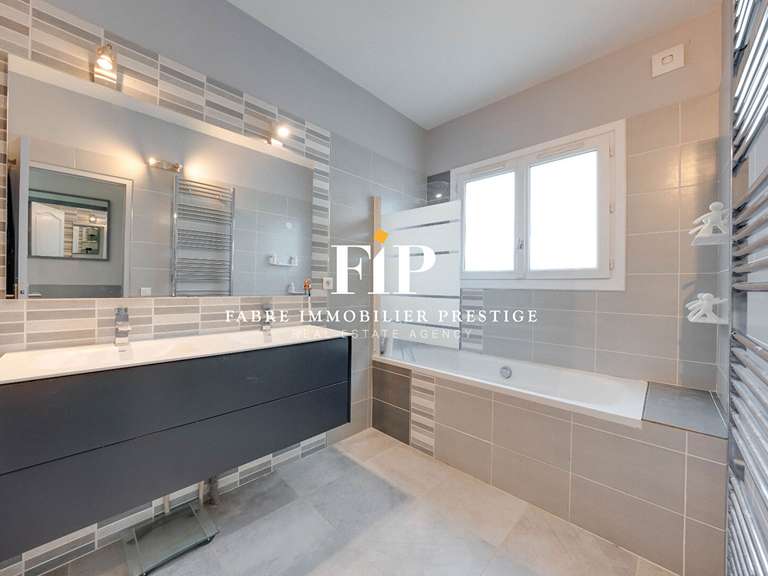 House Aix-en-Provence - 5 bedrooms - 200m²