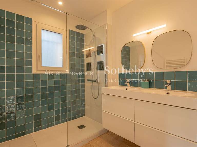Maison Aix-en-Provence - 5 chambres - 200m²
