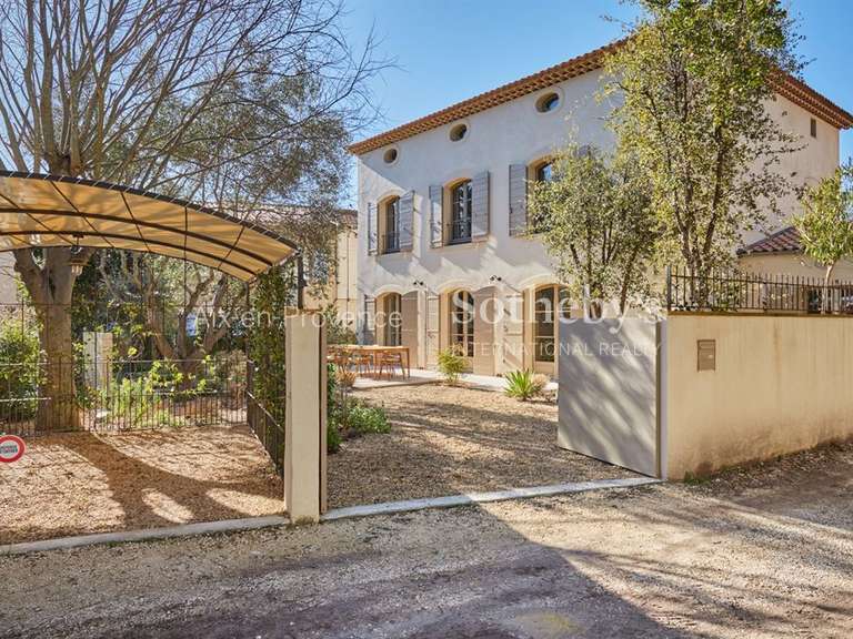 Maison Aix-en-Provence - 5 chambres - 240m²