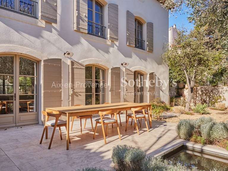 Maison Aix-en-Provence - 5 chambres - 240m²