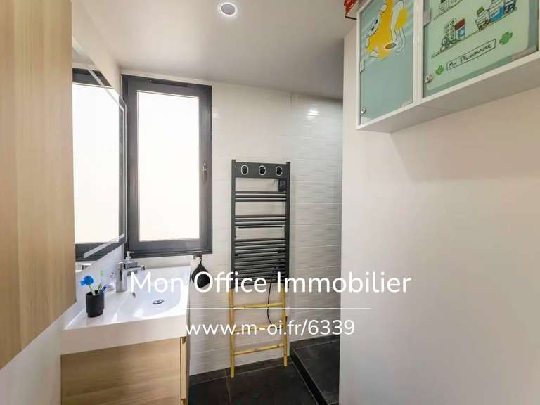 Maison Aix-en-Provence - 4 chambres - 81m²