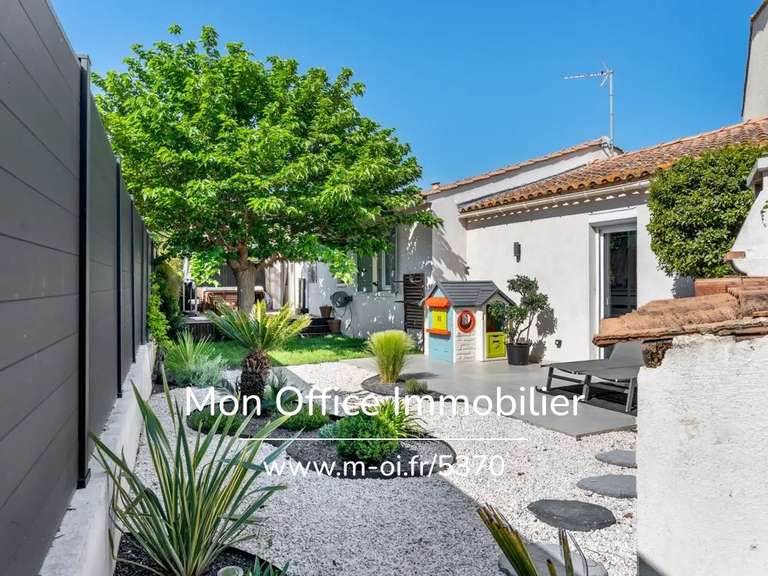 Maison Aix-en-Provence - 3 chambres - 105m²