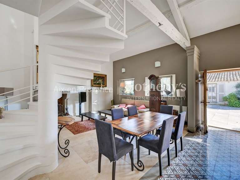 Maison Aix-en-Provence - 17 chambres - 640m²
