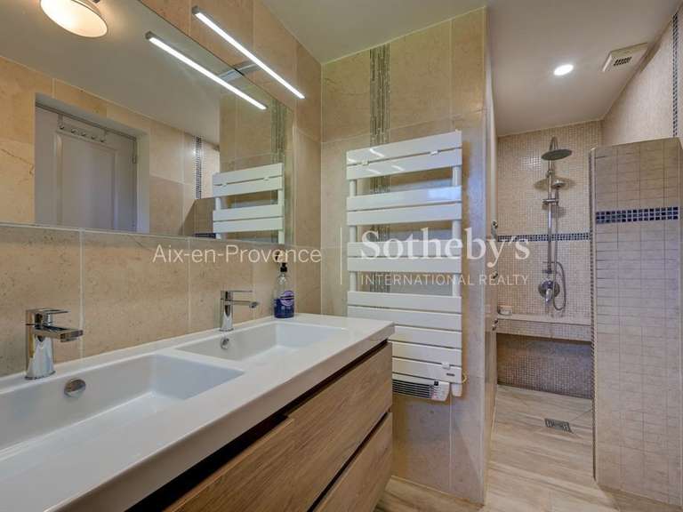 Maison Aix-en-Provence - 4 chambres - 170m²