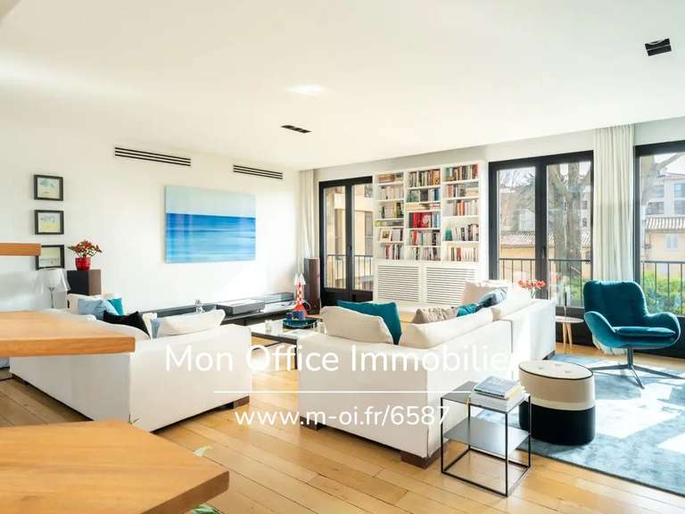 Maison Aix-en-Provence - 4 chambres - 195m²